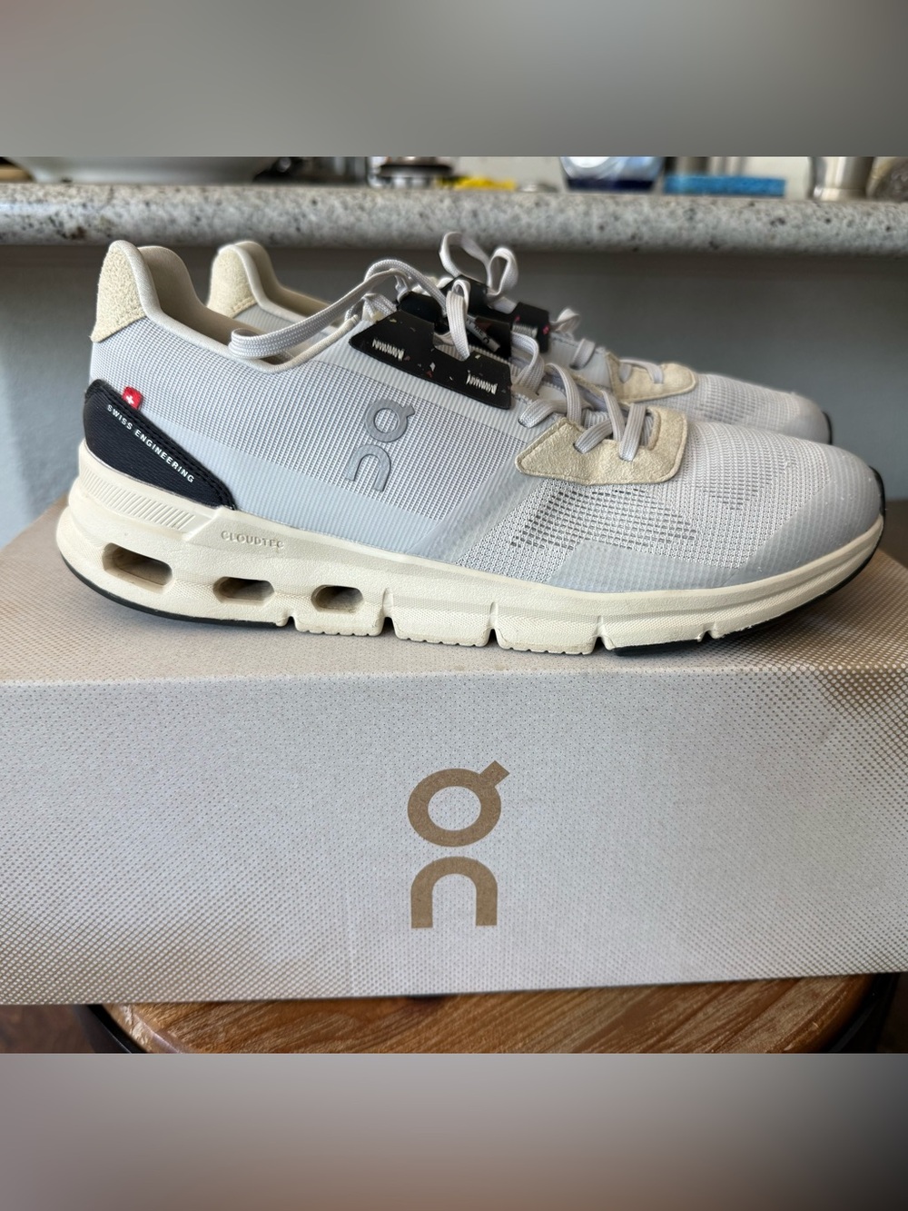On Cloud. Women’s 8.5